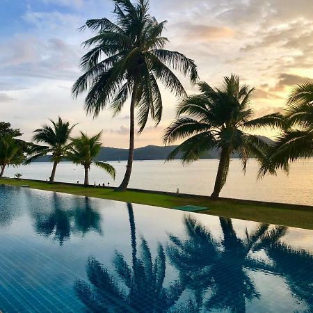 D-Lux 4 Bed Beachfront Apartment With Sea View Cape Panwa Bagian luar foto