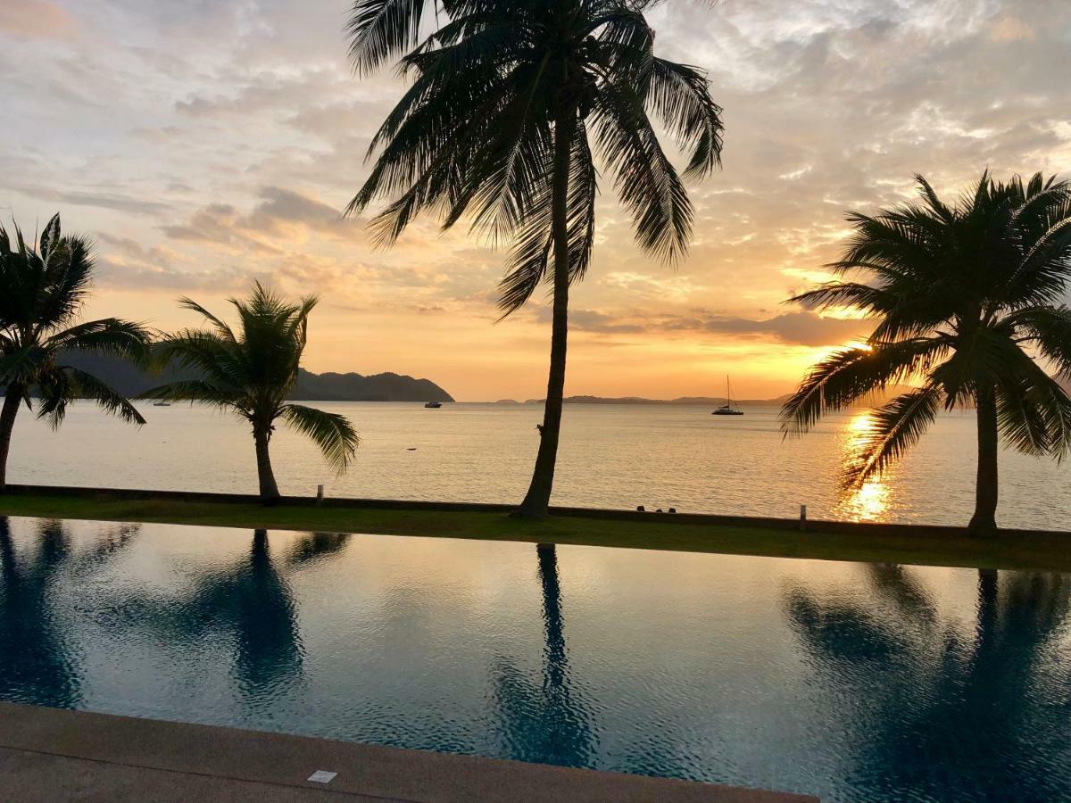 D-Lux 4 Bed Beachfront Apartment With Sea View Cape Panwa Bagian luar foto