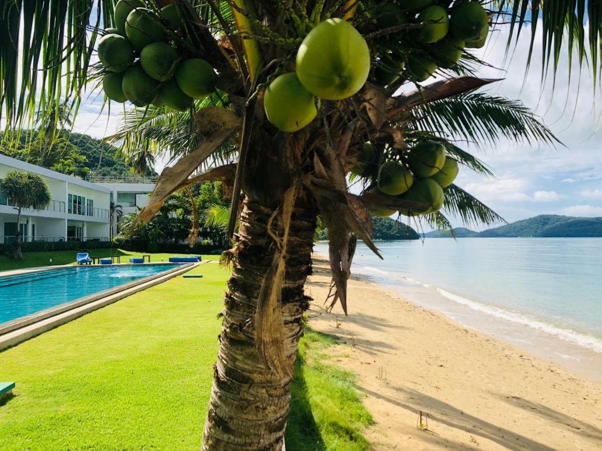 D-Lux 4 Bed Beachfront Apartment With Sea View Cape Panwa Bagian luar foto