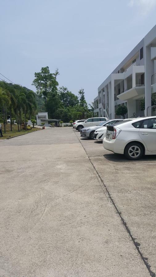 D-Lux 4 Bed Beachfront Apartment With Sea View Cape Panwa Bagian luar foto
